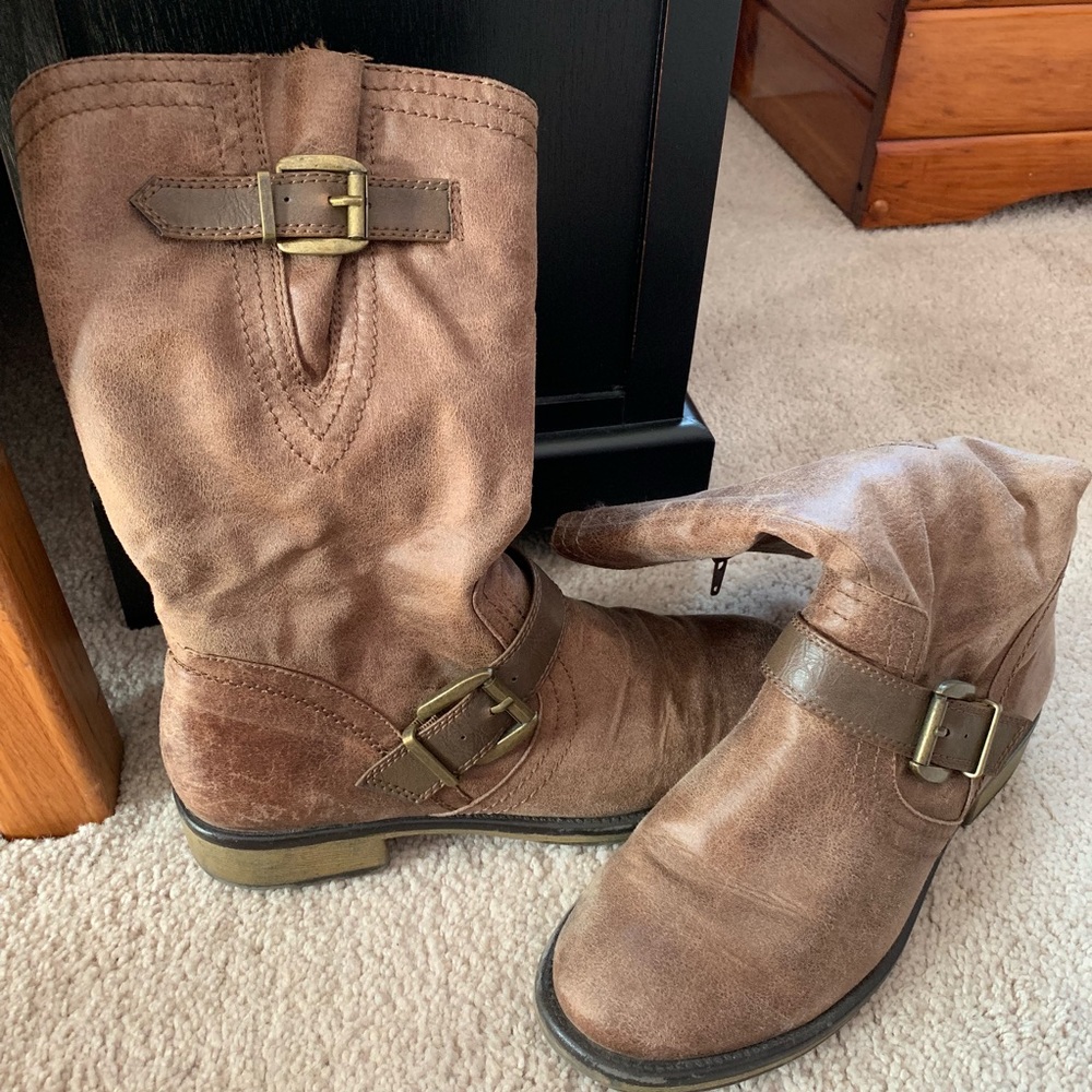 Bass boots